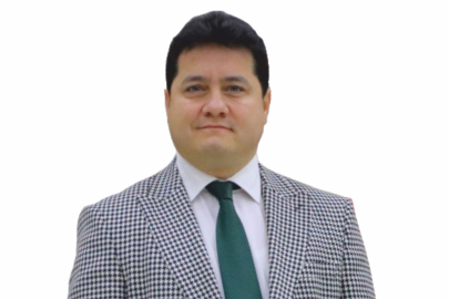 AYNACI  BENİM KAYBEDECEK VAKTİM YOK
