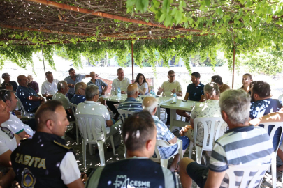 İzmir'de Başkan Tugay’dan yangınzedelere destek ziyareti