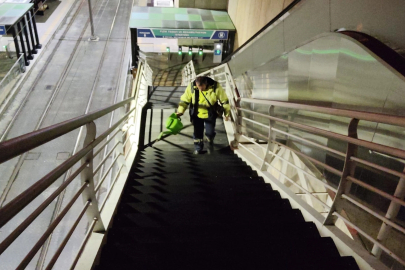 Kocaeli'de üst geçitlere buzlanma müdahalesi