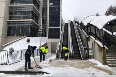 Kocaeli'de karla mücadelede 7/24 görevde